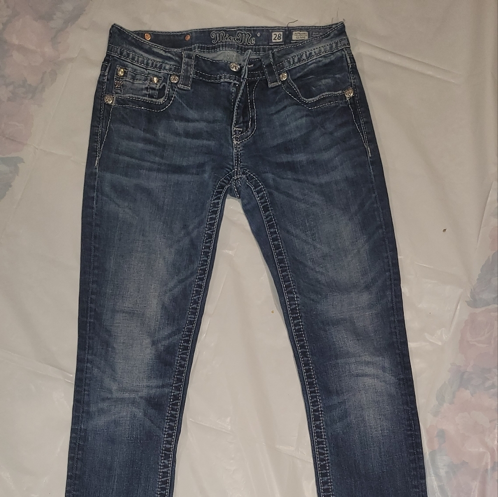 Miss Me Skinny Jeans Style: JE8075S2X SIZE: 28